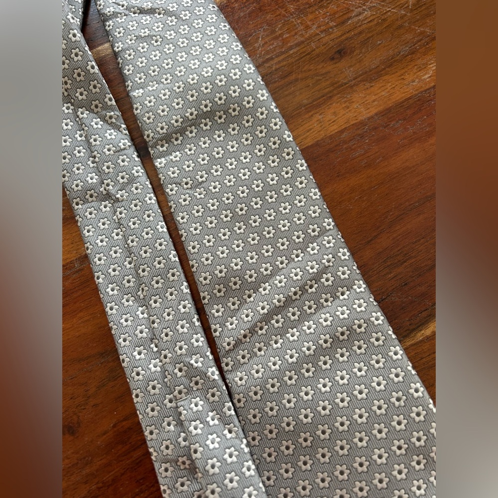 Banana republic floral spring men’s tie - Picture 2 of 5